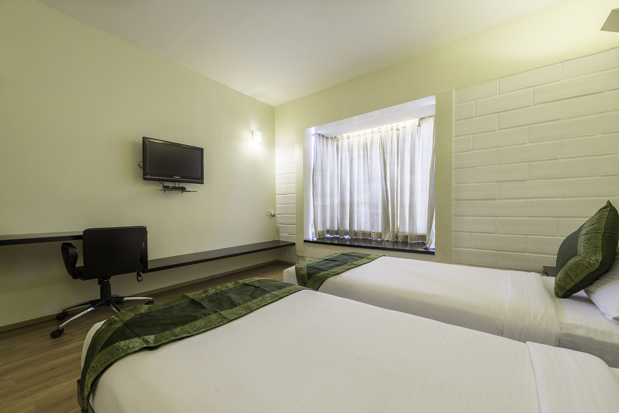 Treebo Trend Spektrum Suites 迈索尔 外观 照片