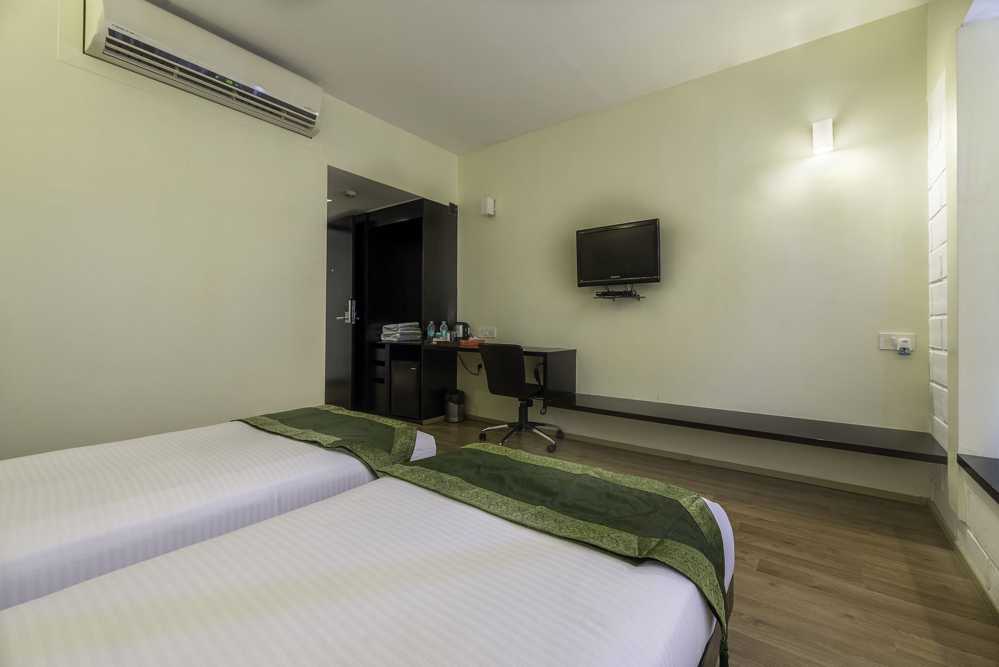 Treebo Trend Spektrum Suites 迈索尔 外观 照片