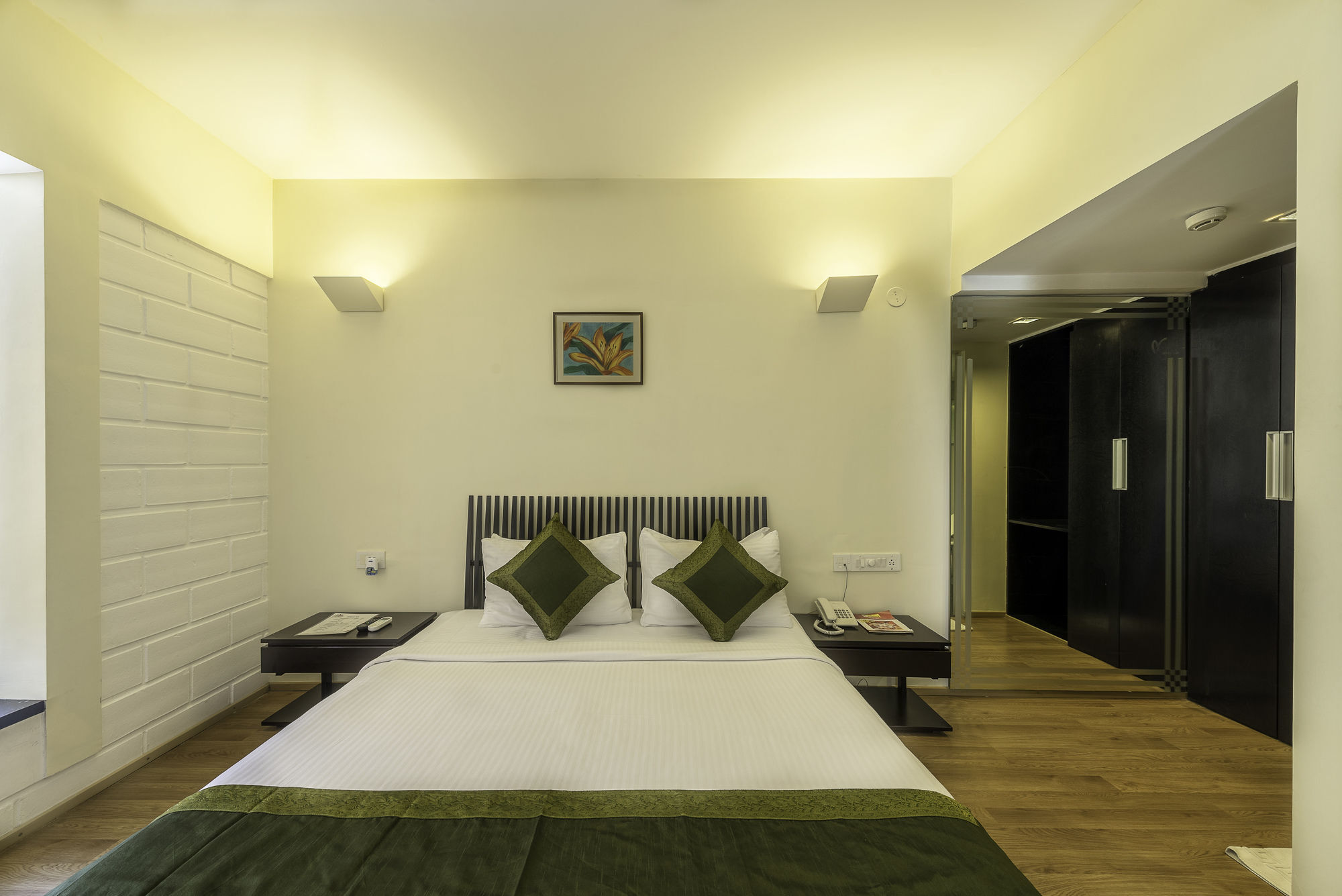 Treebo Trend Spektrum Suites 迈索尔 外观 照片