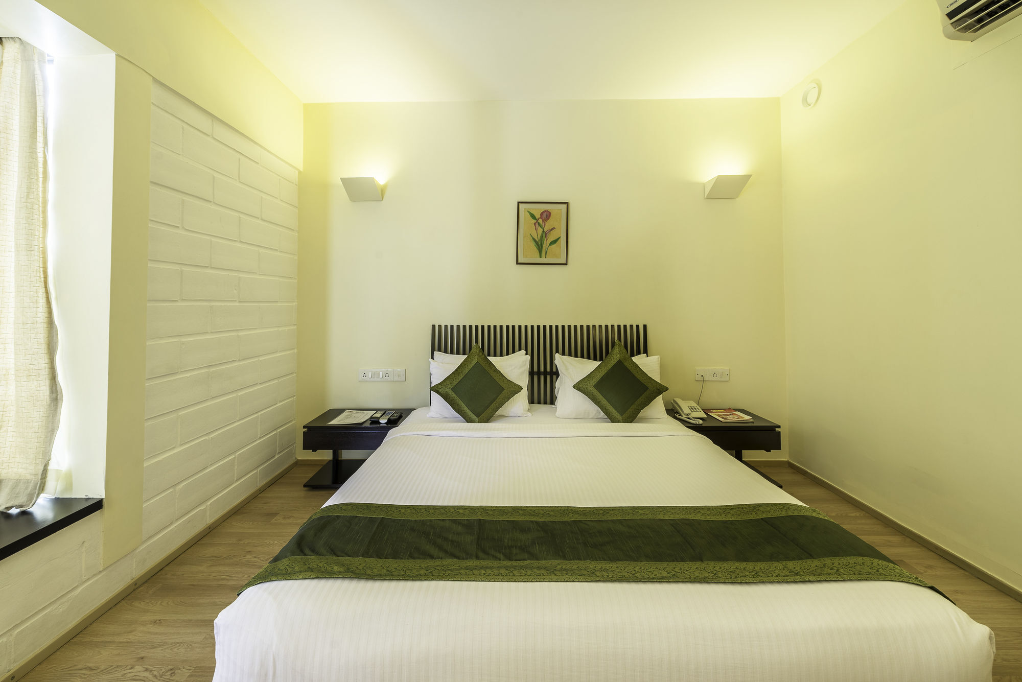 Treebo Trend Spektrum Suites 迈索尔 外观 照片