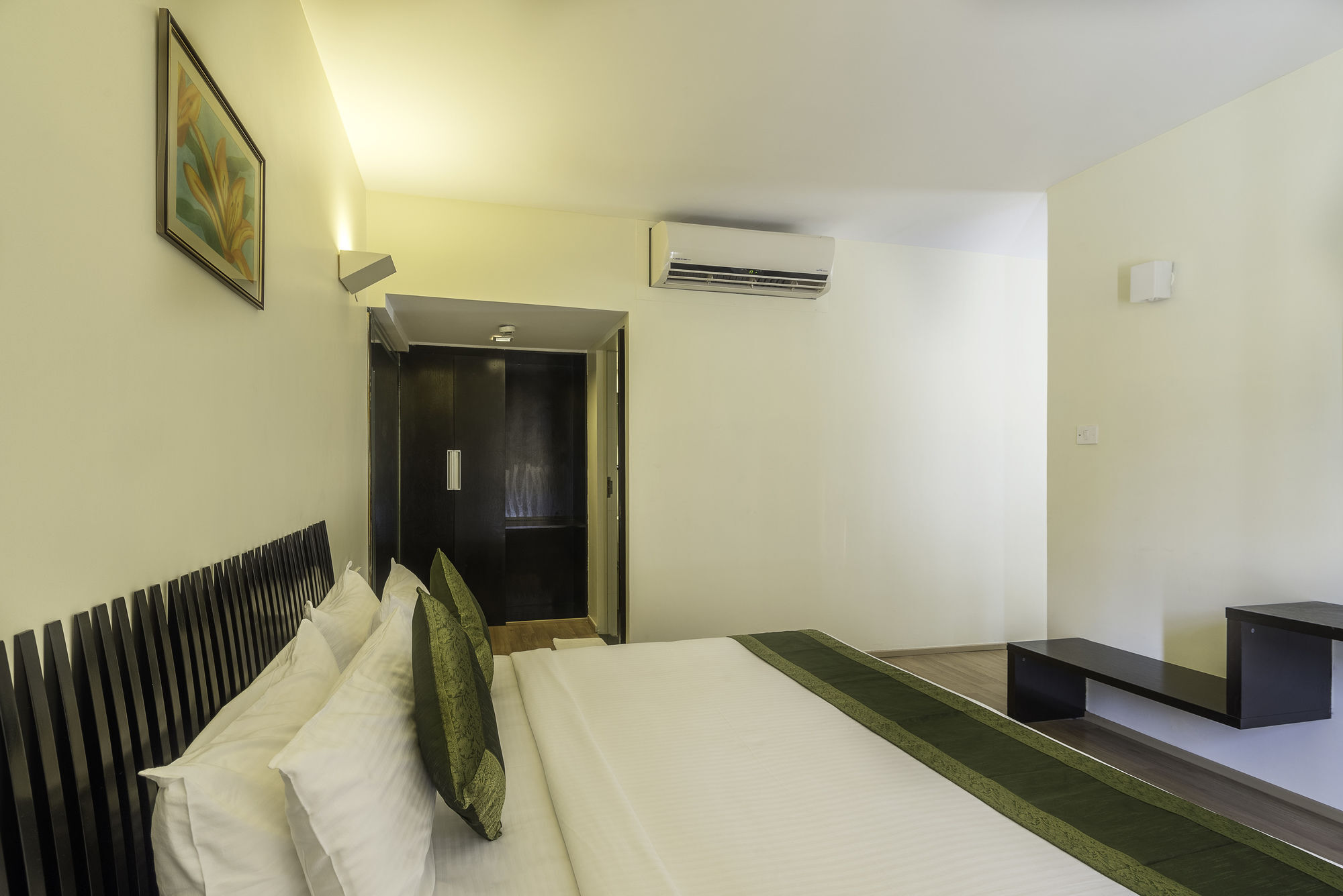 Treebo Trend Spektrum Suites 迈索尔 外观 照片
