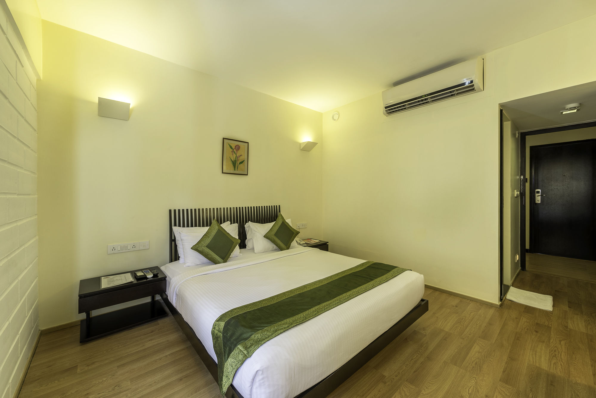 Treebo Trend Spektrum Suites 迈索尔 外观 照片